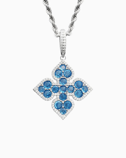 PENDENTIF EN MOISSANITE TRÈFLE BLEU.