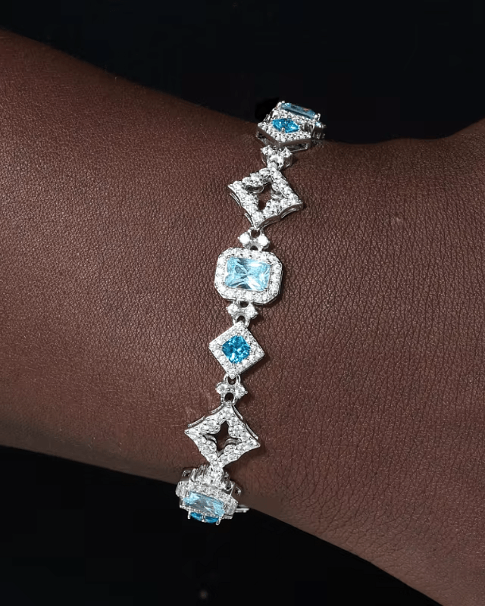 BRACELET MOISSANITE BLEU FROST.