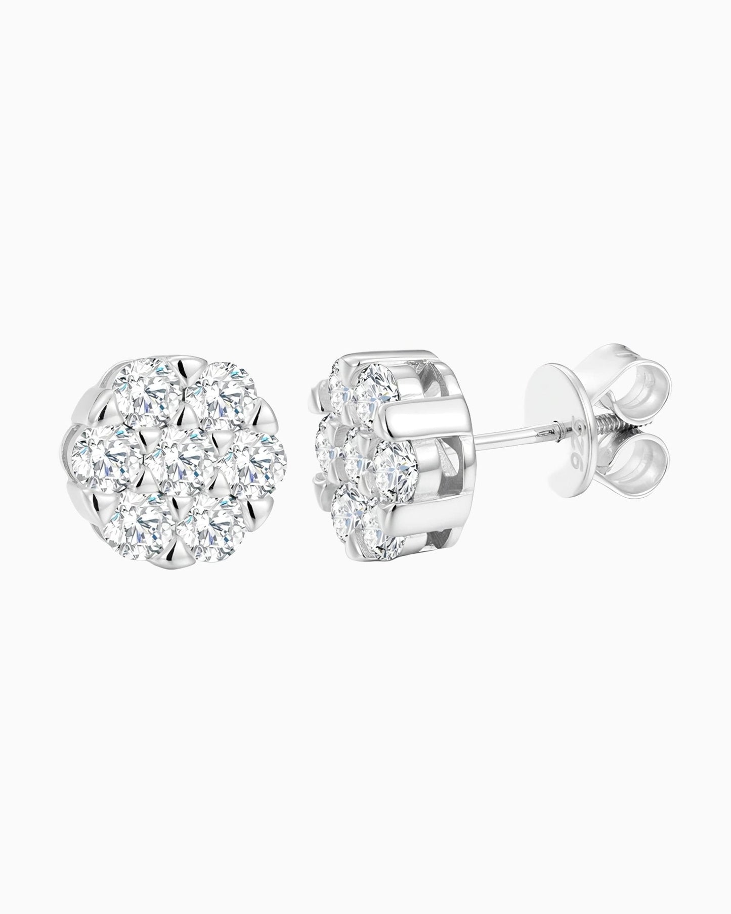BOUCLES D'OREILLES EN CLUSTER DE MOISSANITE.