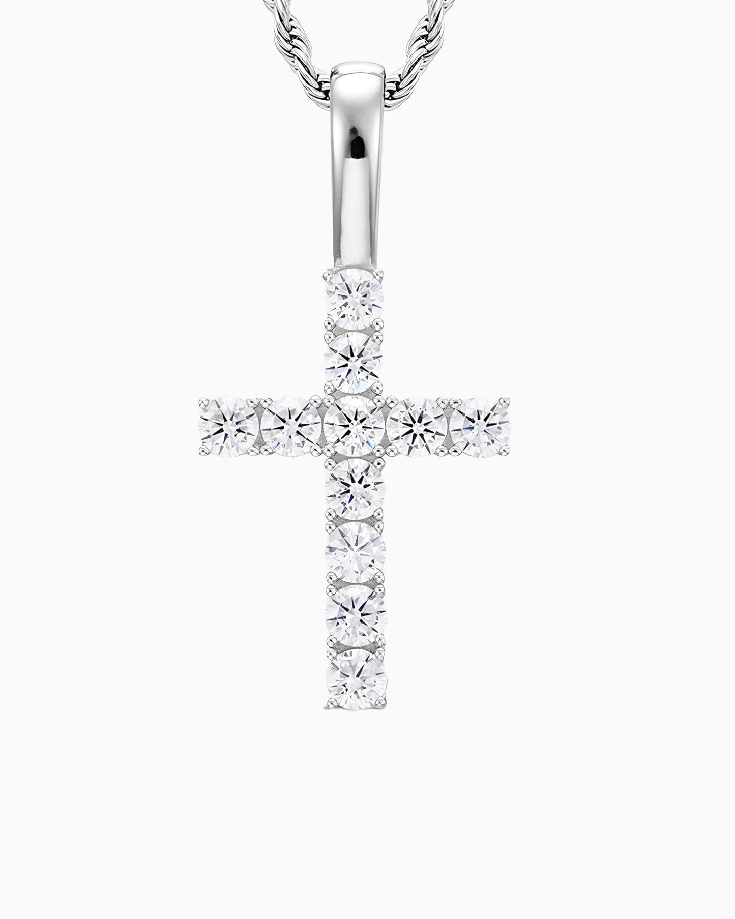 PENDENTIF EN CROIX EN MOISSANITE.