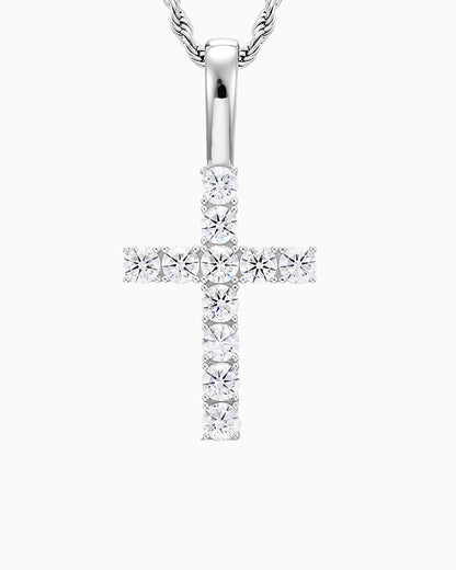 PENDENTIF EN CROIX EN MOISSANITE.