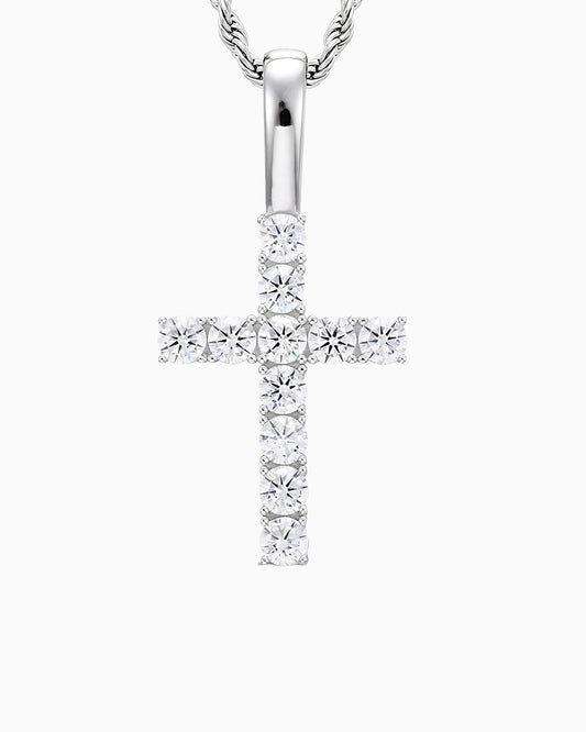 PENDENTIF EN CROIX EN MOISSANITE.