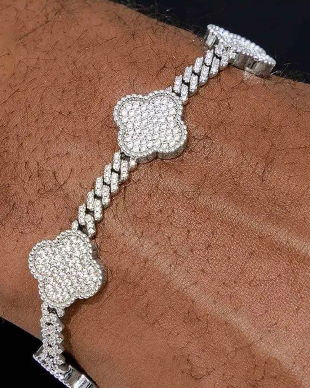 BRACELET CLOVER CUBAIN EN MOISSANITE.