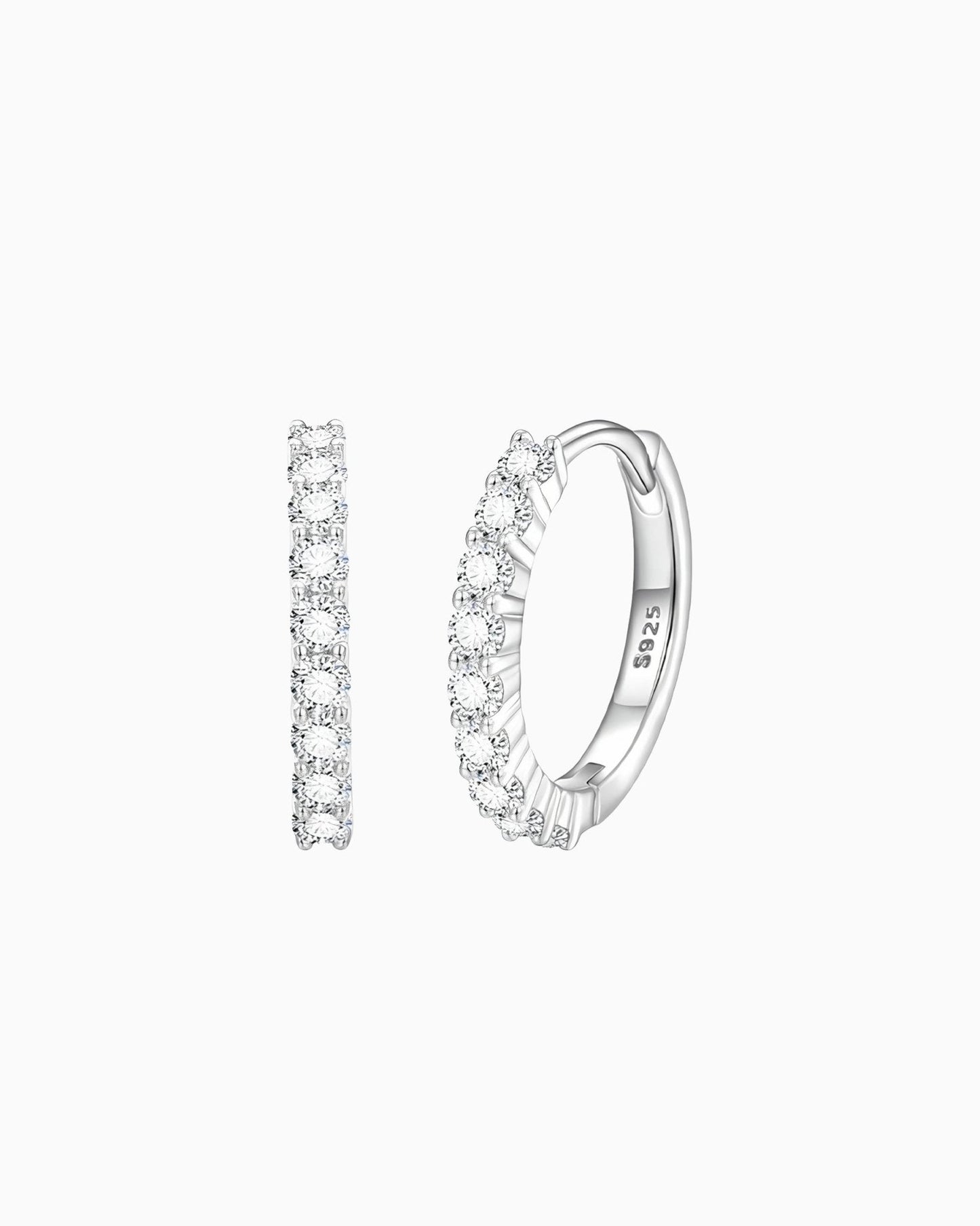 BOUCLES D'OREILLES ÉTERNITÉ EN MOISSANITE.