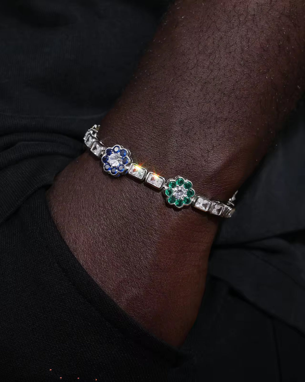 BRACELET BAGUETTE FLEUR EN MOISSANITE.