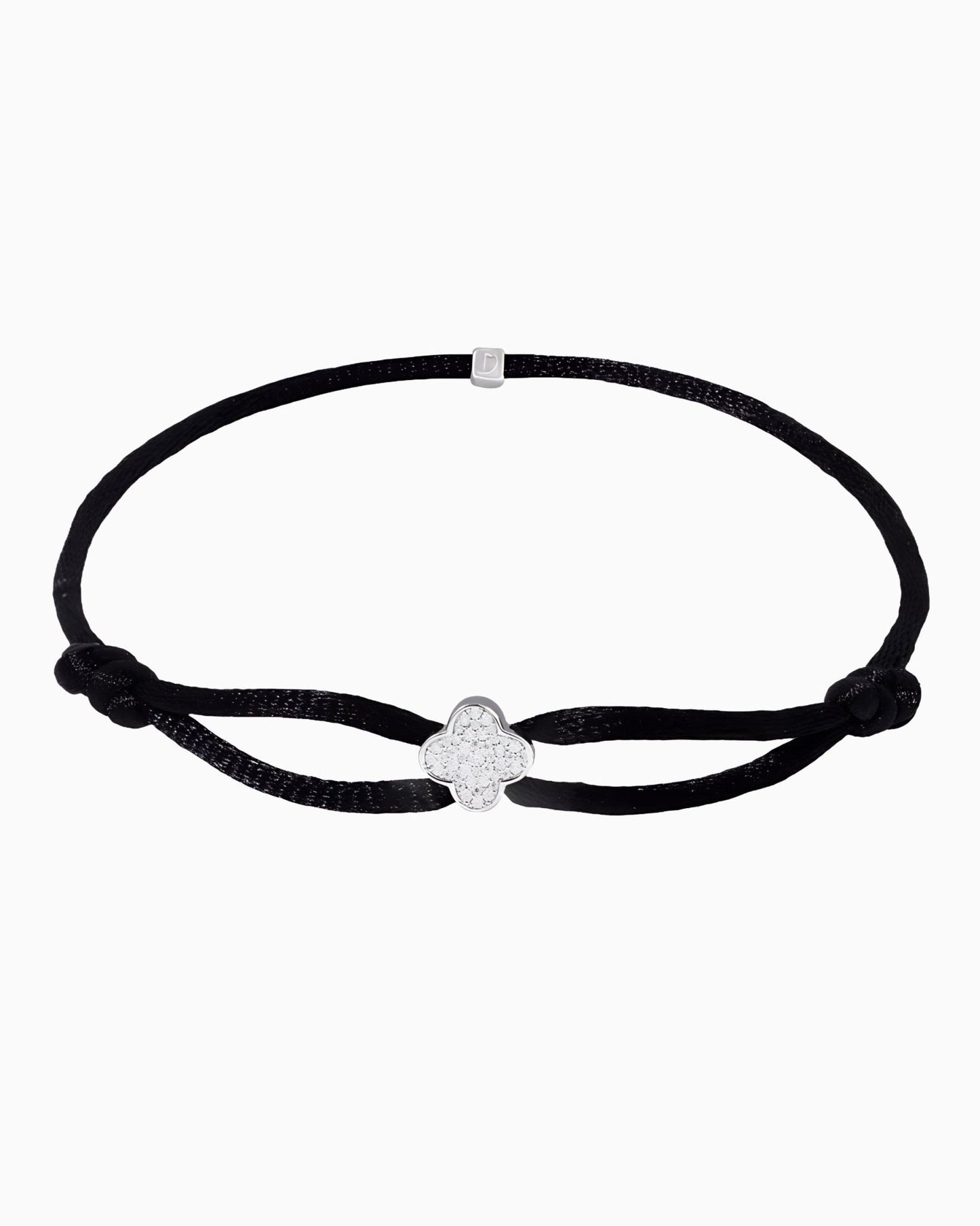 BRACELET EN CORDON DE TRÈFLE GLACÉ EN MOISSANITE.