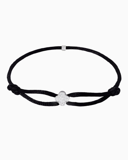 BRACELET EN CORDON DE TRÈFLE GLACÉ EN MOISSANITE.