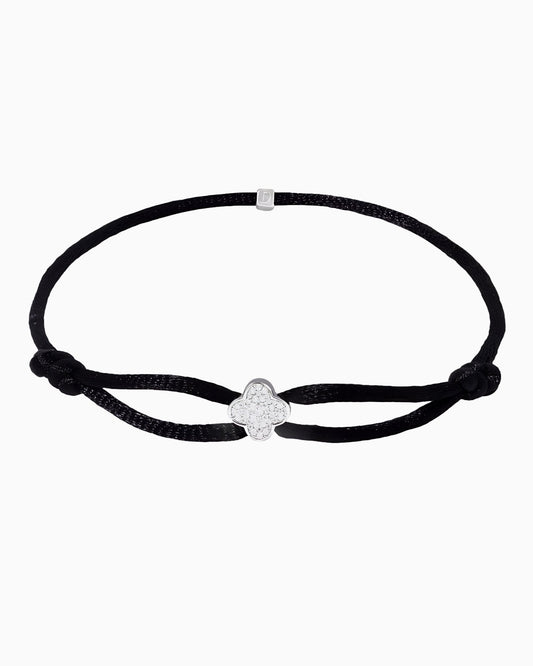 BRACELET EN CORDON DE TRÈFLE GLACÉ EN MOISSANITE.