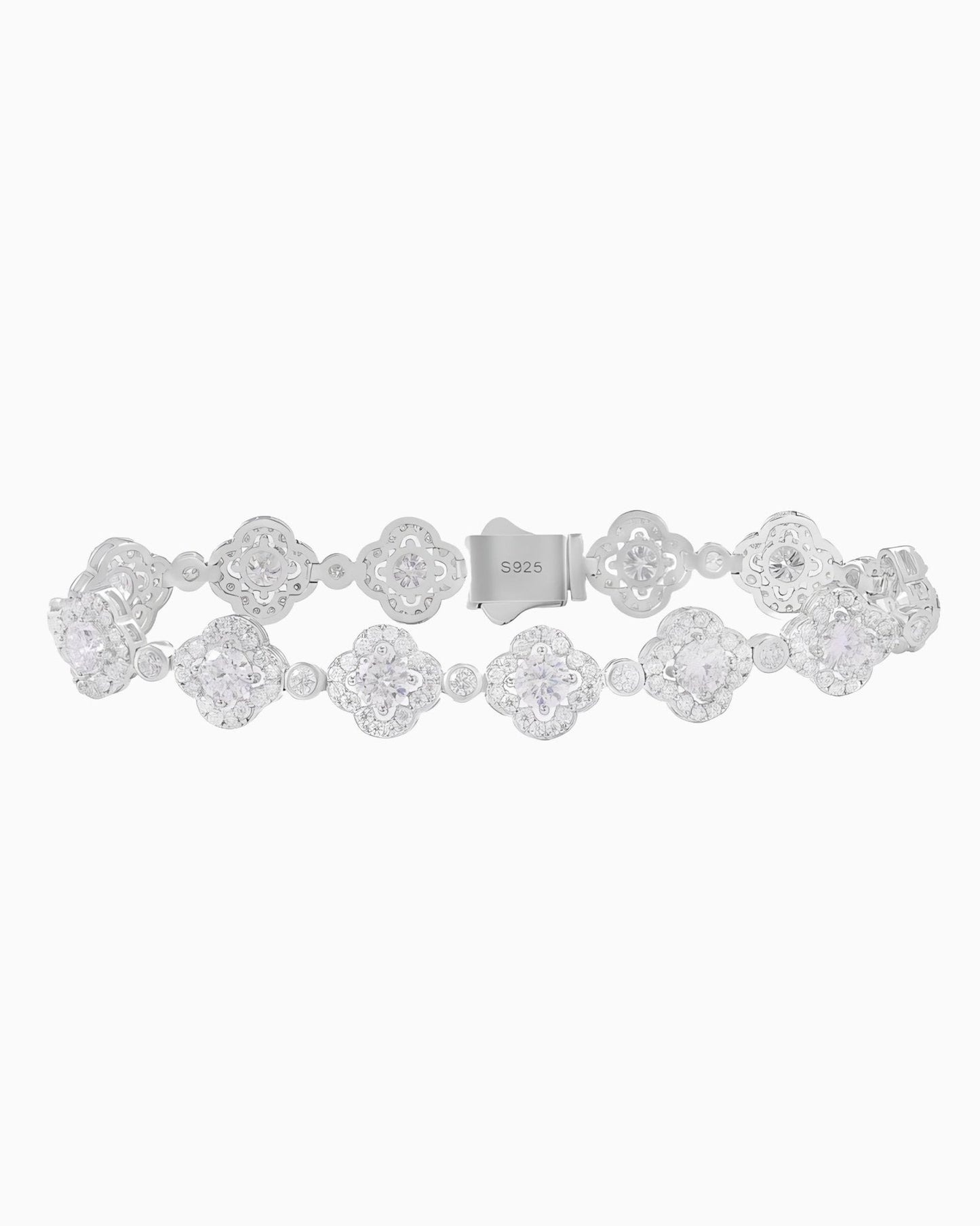 BRACELET EN CLOVER MOISSANITE GLACÉ.