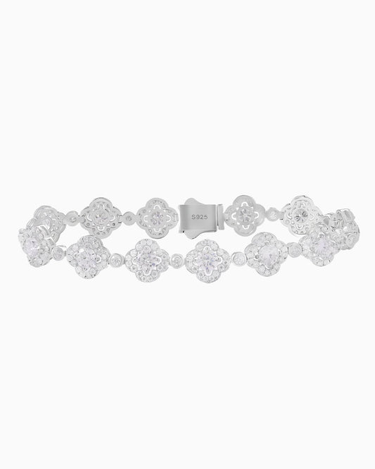 BRACELET EN CLOVER MOISSANITE GLACÉ.