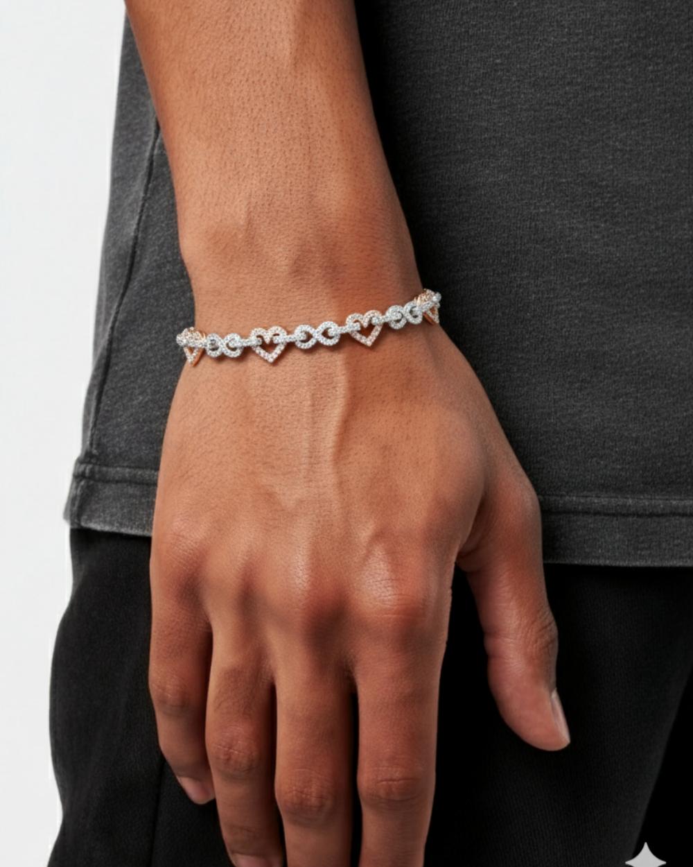 BRACELET COEURS INFINIS EN MOISSANITE.