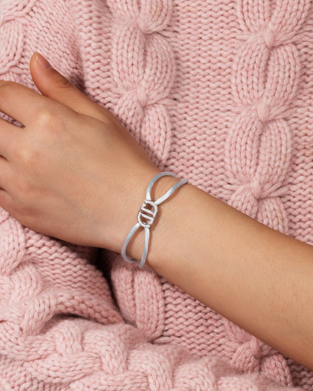 BRACELET EN CORDON INFINITY EN MOISSANITE.