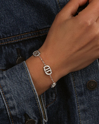 BRACELET MONOGRAMME EN MOISSANITE.