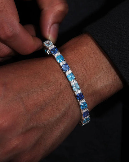 BRACELET EN PIERRES DE MOISSANITE BLEU OCÉAN.