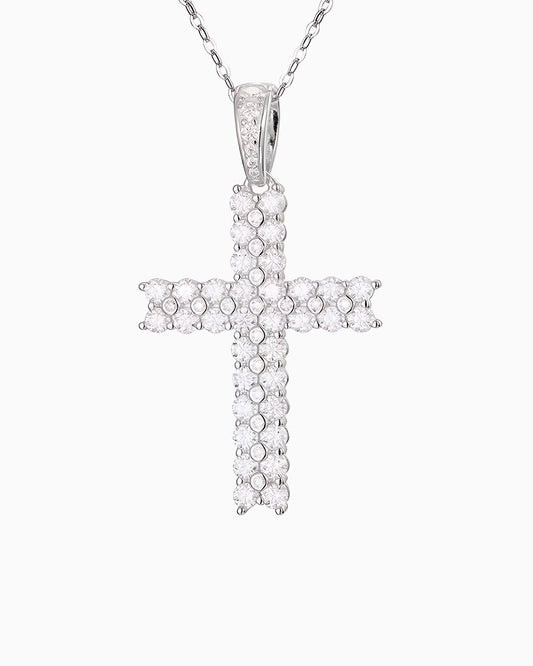 PENDENTIF CROIX EN MOISSANITE PAVÉE.