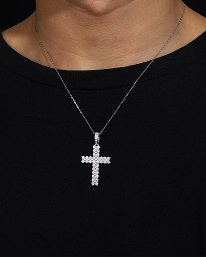 PENDENTIF CROIX EN MOISSANITE PAVÉE.