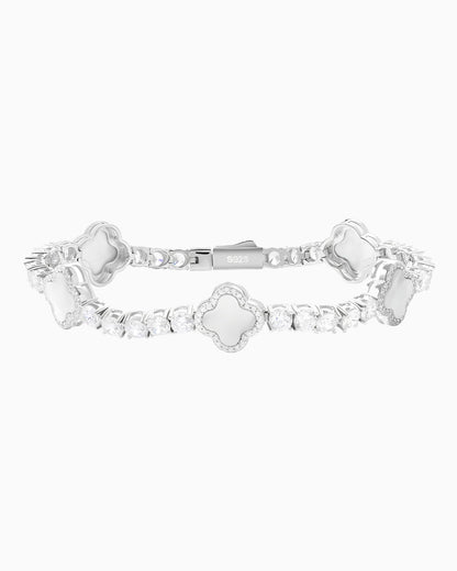 BRACELET EN CLOVER DE PERLES DE MOISSANITE.