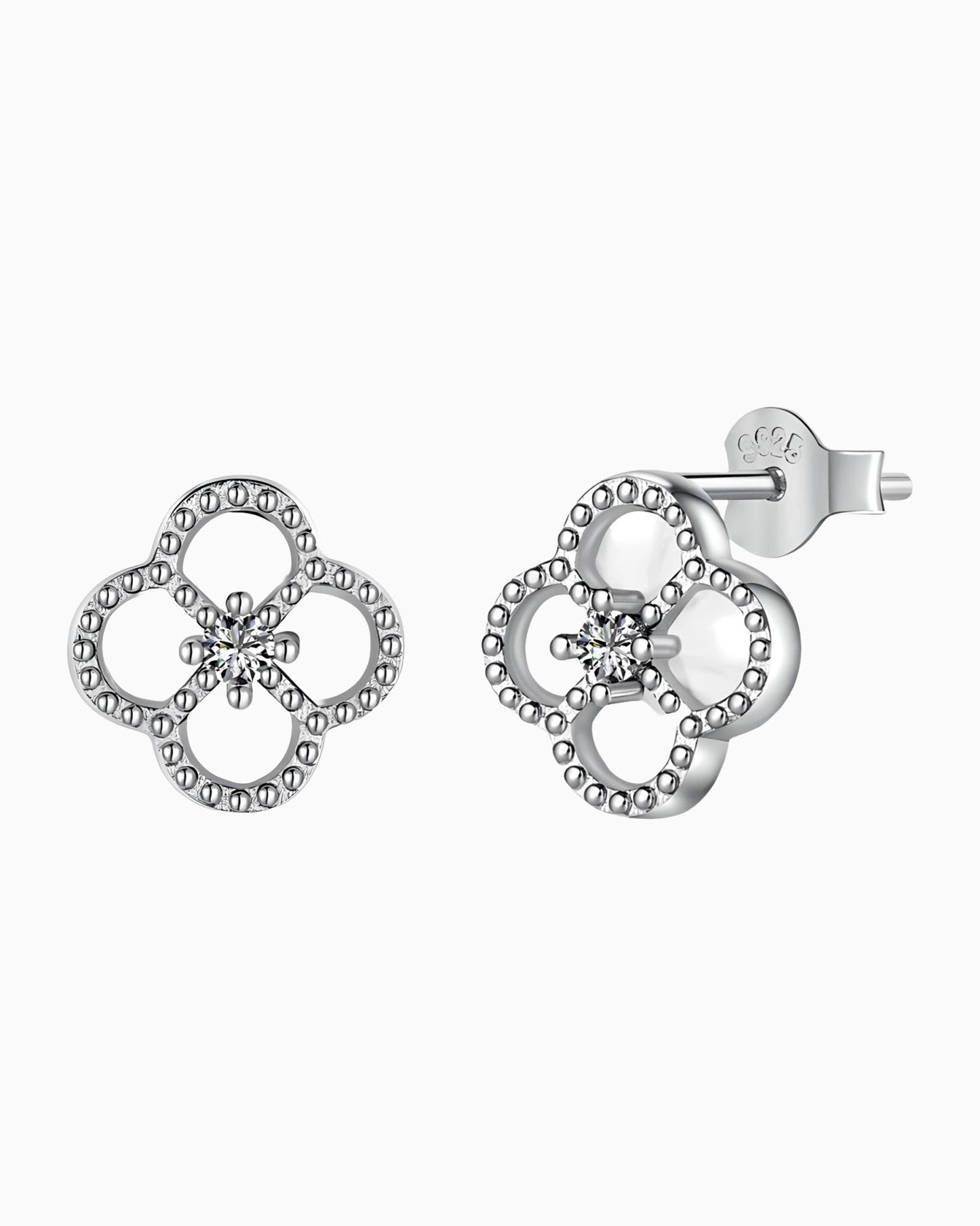 BOUCLES D'OREILLES EN PERLE DE TRÈFLE.