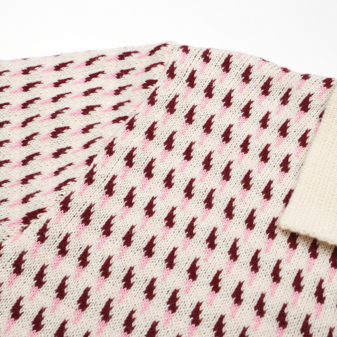 Polo en Tricot Crème pour Hommes des Années 60 – Motif Micro Bourgogne Style Rétro