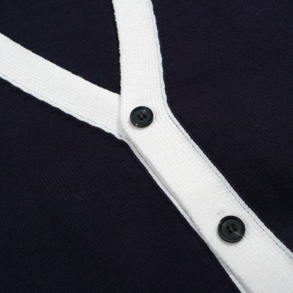 Cardigan Vintage pour Hommes – Tricot avec Détails Contrastés et Col en V Profond