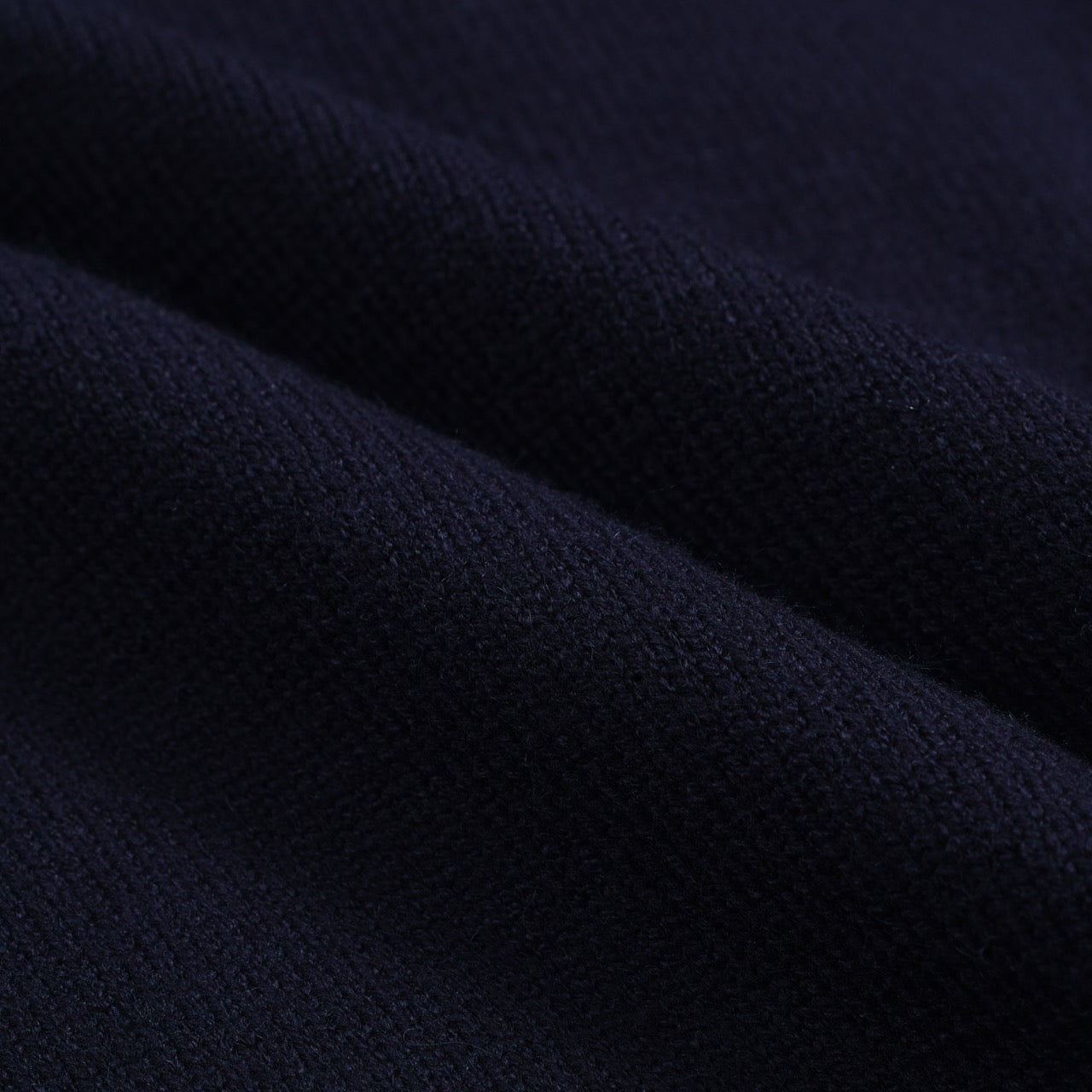 Cardigan Vintage pour Hommes – Tricot avec Détails Contrastés et Col en V Profond