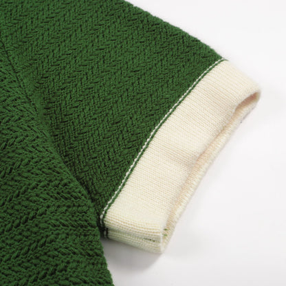 Polo à col ouvert pour hommes des années 60 – Vert avec finitions crème