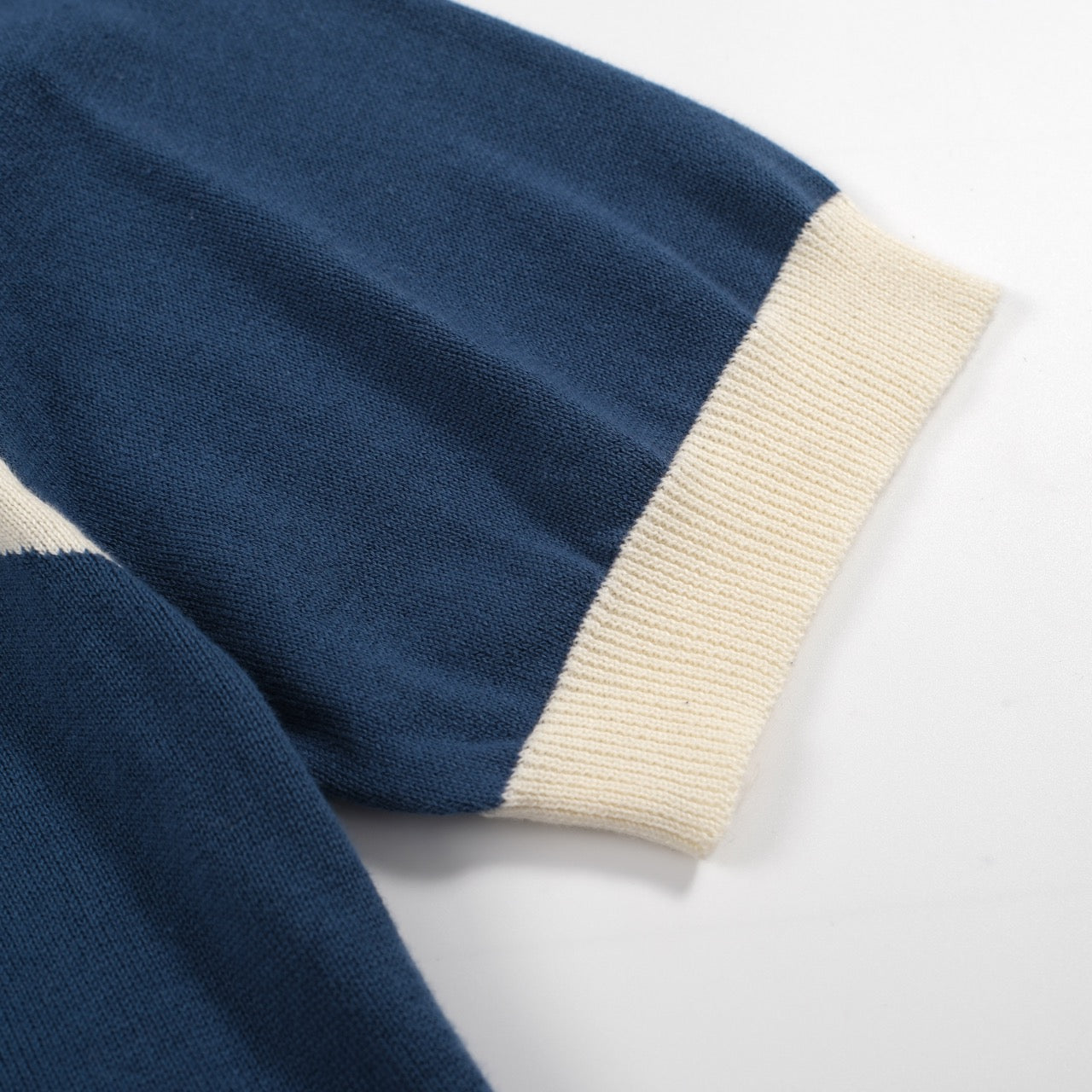 T-shirt Tricot Colorblock pour Hommes des Années 70 – Col Rond Rayé Bleu