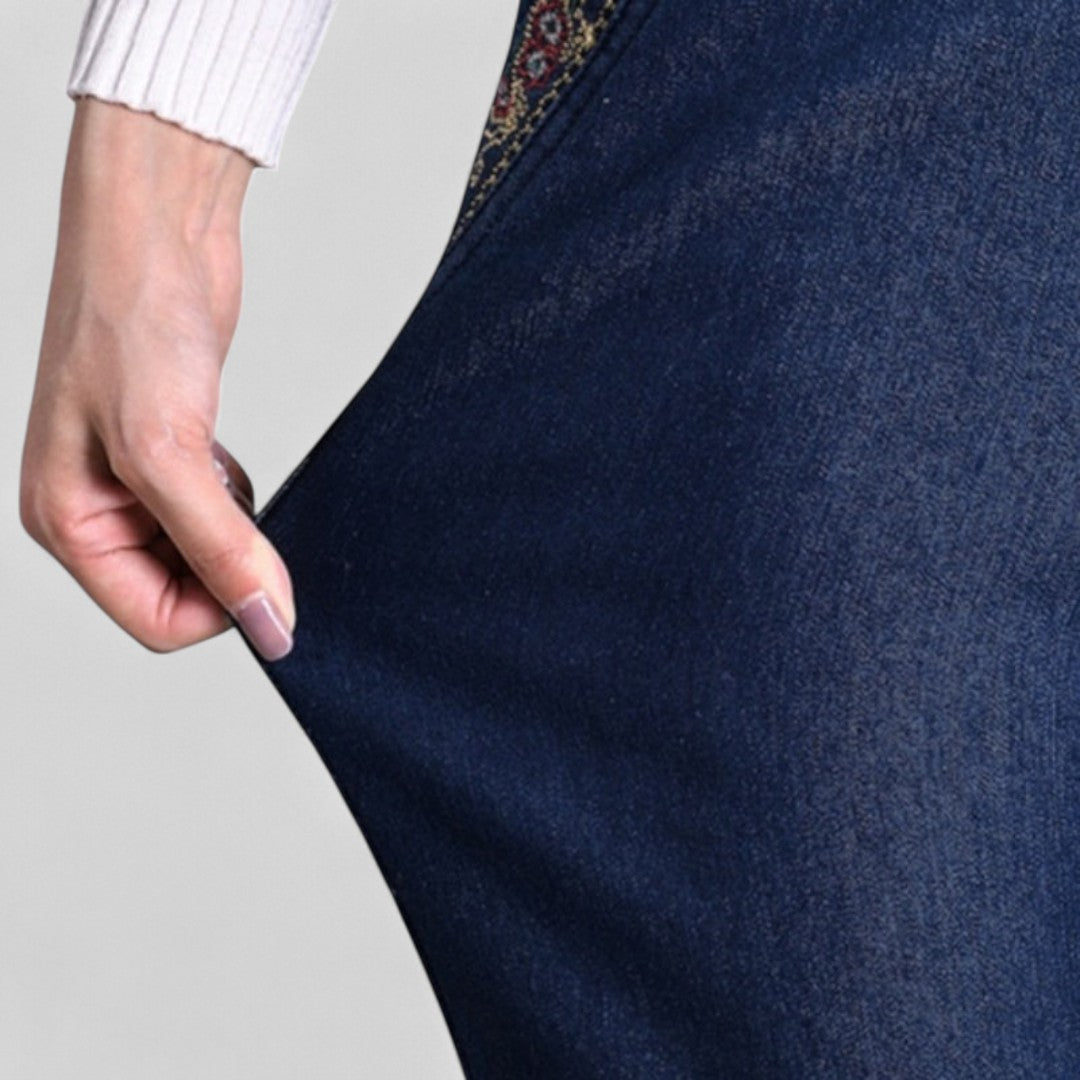 Colombe – Jean femme à poches latérales et taille élastique