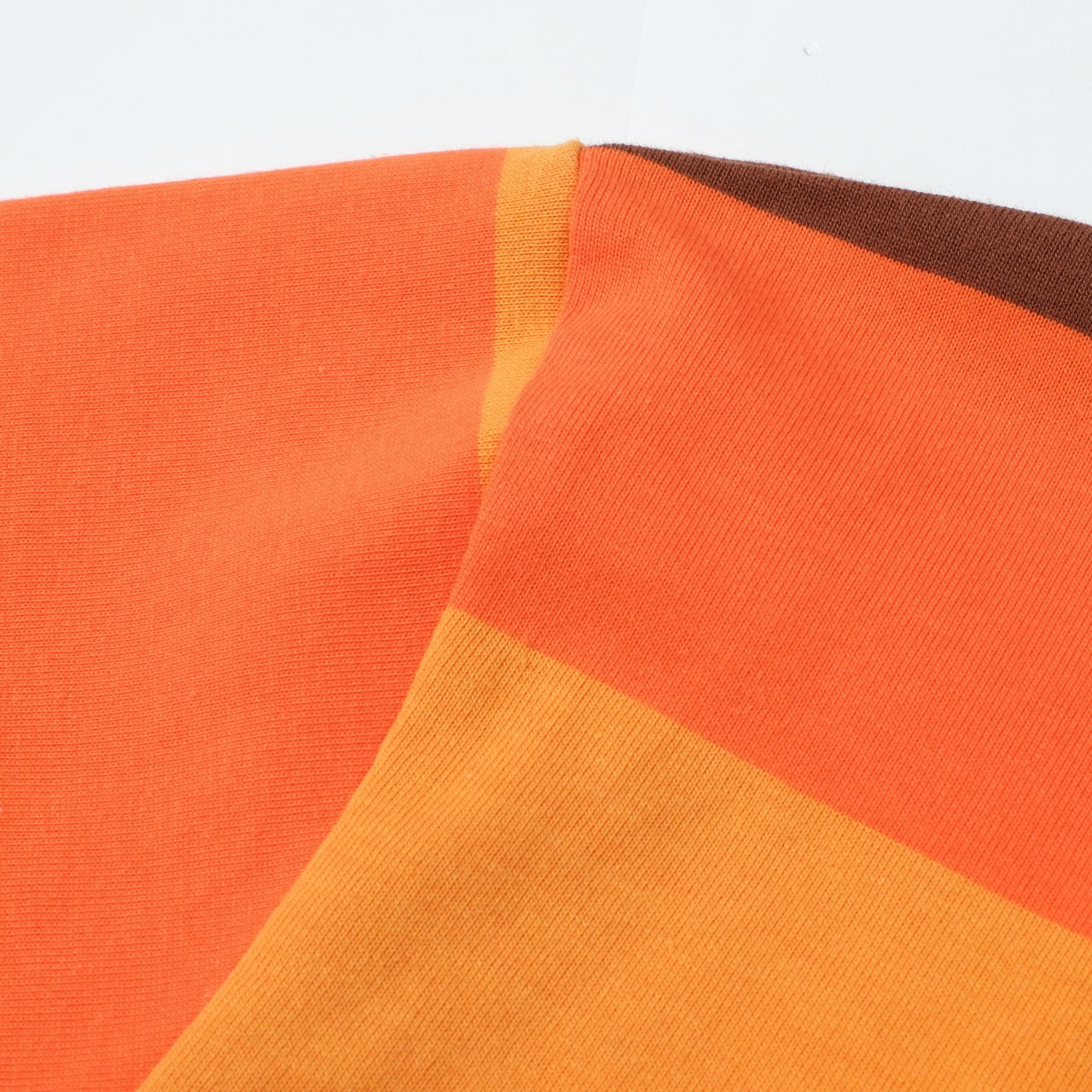 T-shirt rétro rayé coucher de soleil pour hommes – Style vintage des années 1970